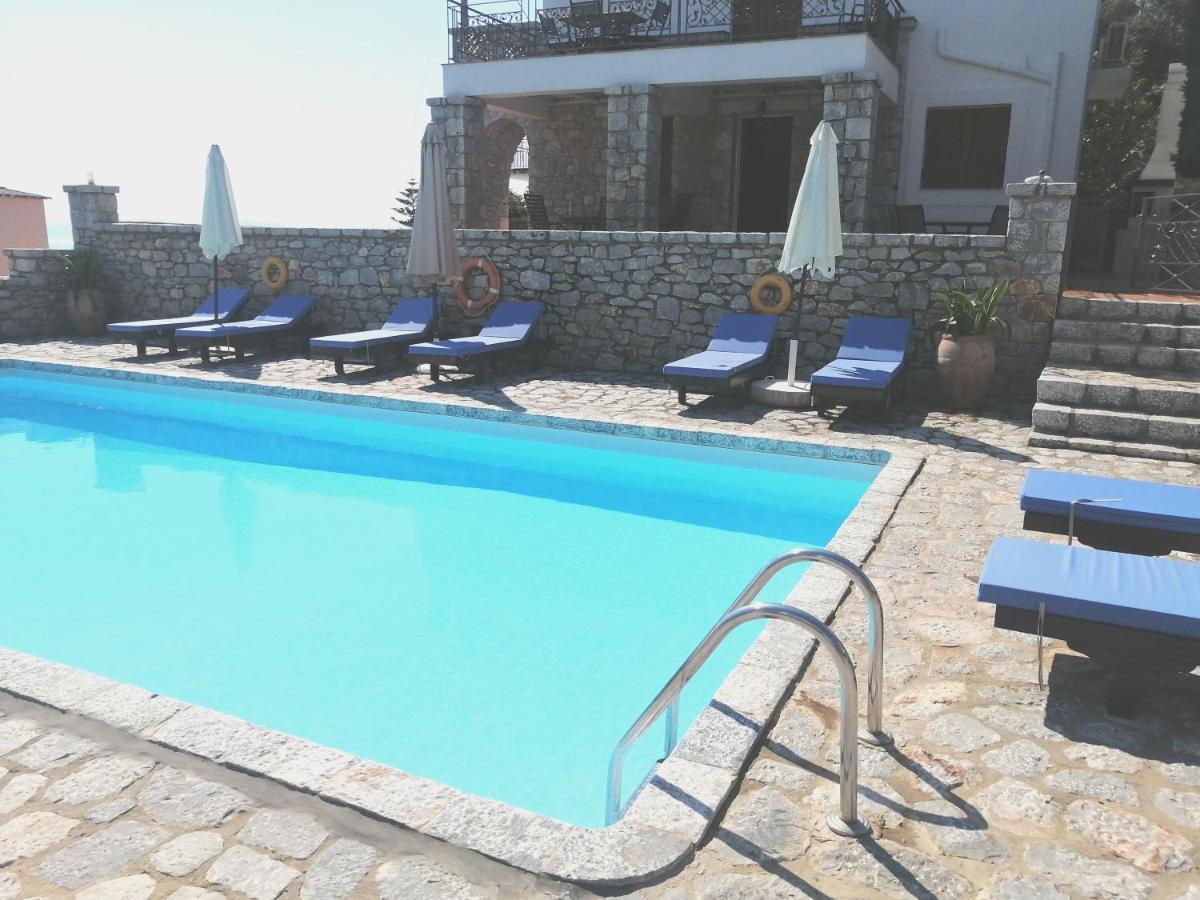 Malvazios Villas #4 Gythio Eksteriør billede